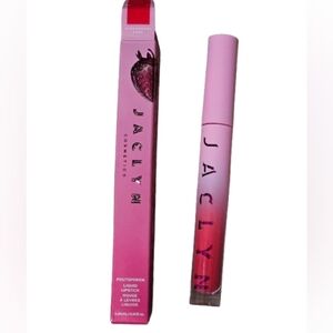Jaclyn Liquid Lipstick Strawberry Cake NEW